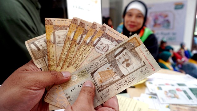 Berapa Uang Saku untuk Umrah 2026? Simak Estimasi Budget dan Tips Hemat